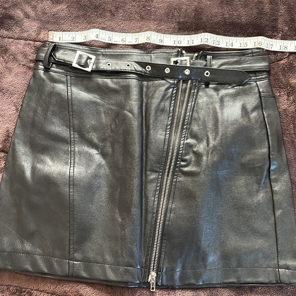 Forever 21 Mini faux leather Black Skirt S - Picture 6 of 6